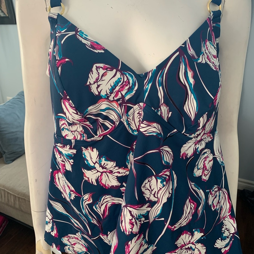 Floral Teal Plus-size Tankini Top